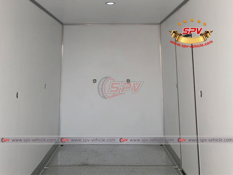 Cargo Van ISUZU with Tailgate - Inside View Cargo Van ISUZU with Tailgate - Inside View